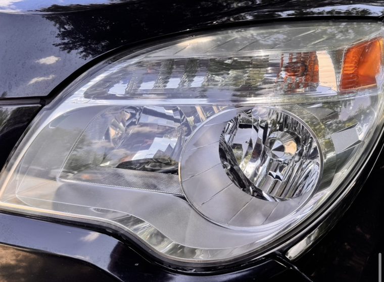 The same headlight completely clear